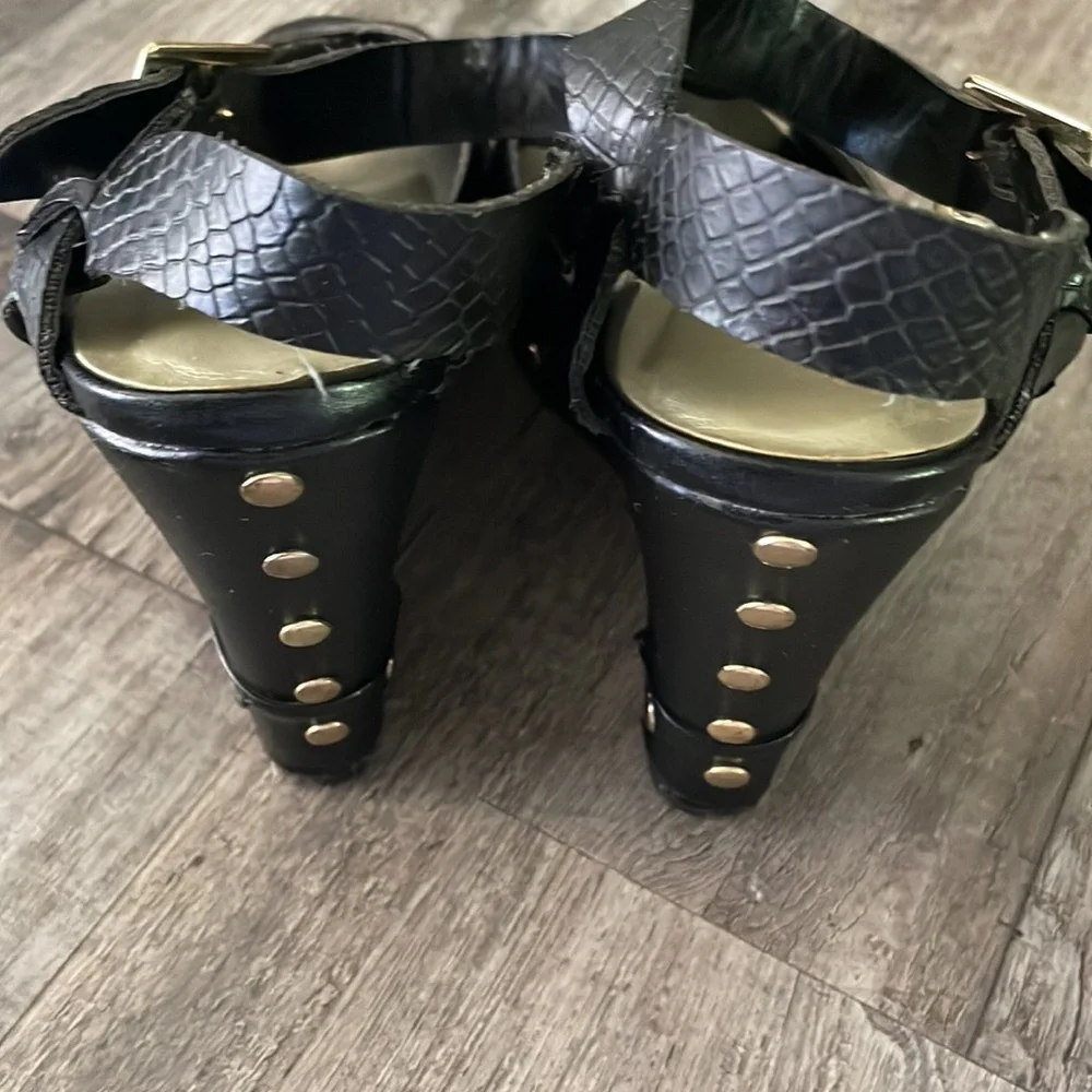 Sbicca black gold